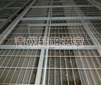 Greenhouse mobile seedbed